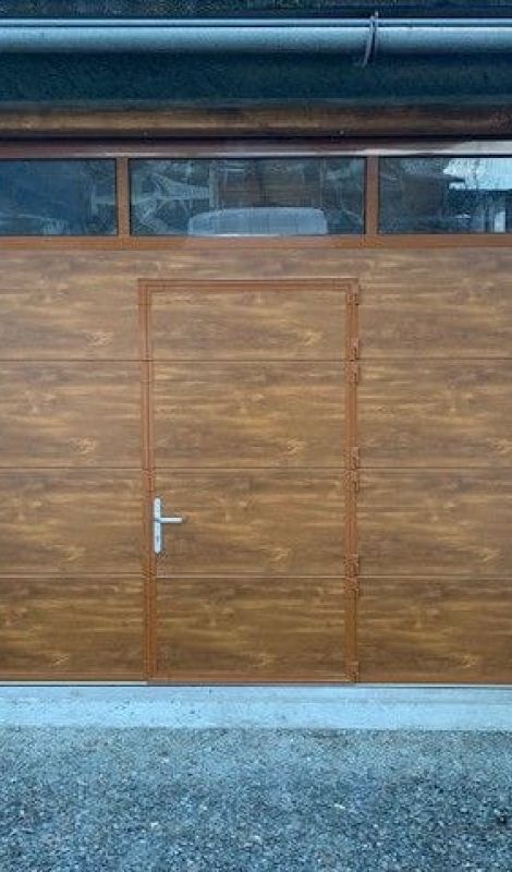 Porte de garage en bois