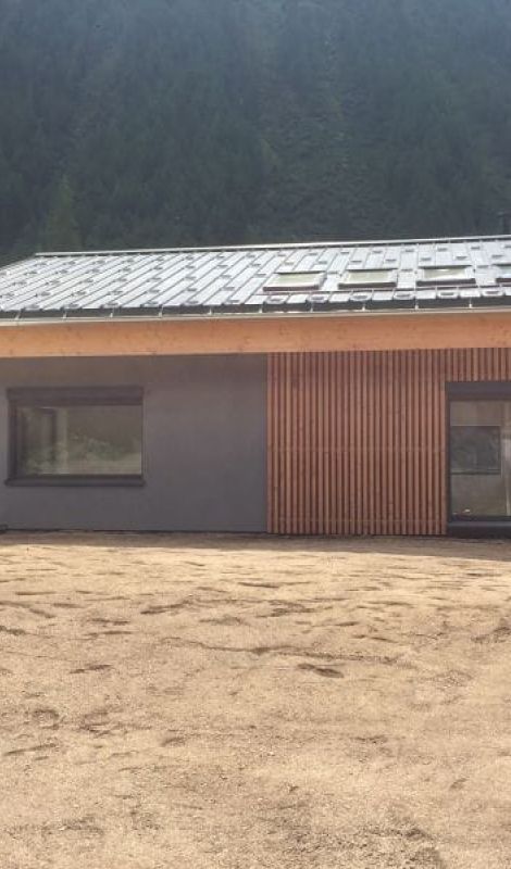 Maison bardage à claire voie, menuiserie aluminium